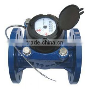 Irrigation water meter with pulse output