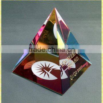 Delicate Colors Glass Pyramid Paperweight For Company Souvenirs