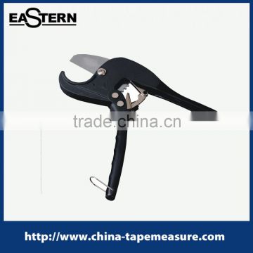 PC-707L 42mm pipe cutter used for cutting the pvc pipe