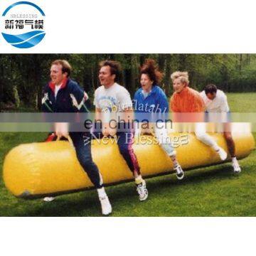 Crazy exciting cheap team building games inflatable bouncy sausage racing