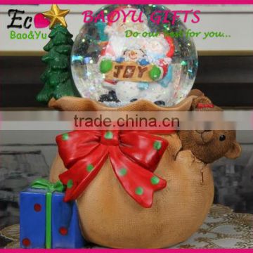 High Quality Resin Glass water globe Gifts water globe Christmas water globe