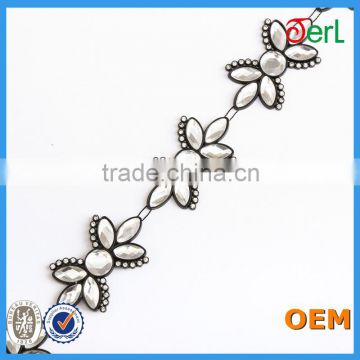Plastic rhinestone trimming in china factory wholesale supplier
