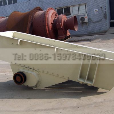 Long Service Time Vibrating Feeder Motor Strong Structure