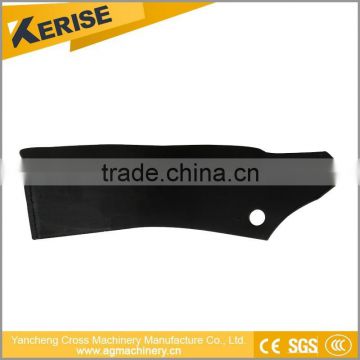 Flail mower blades in lawn mower for agricultural machines