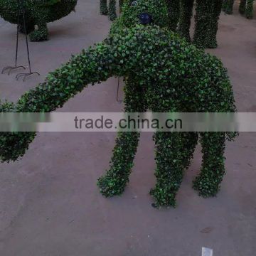 2014 popular artificial green sculpture imitation animal made in china