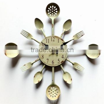 Country Style Cutlery Kitchen Utensil Wall Clock, Spoon Fork Clock in Rust