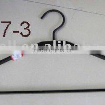 Aluminum Cloth Hanger in black DJ917-3