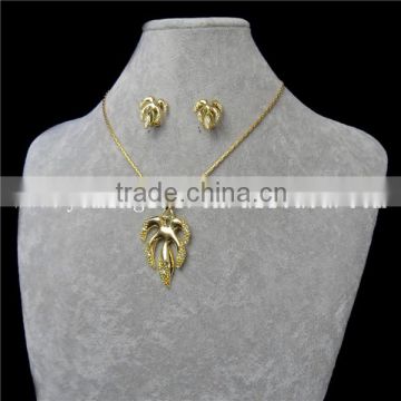 latest design beads necklace and 2 gram gold beautiful designed earrings
