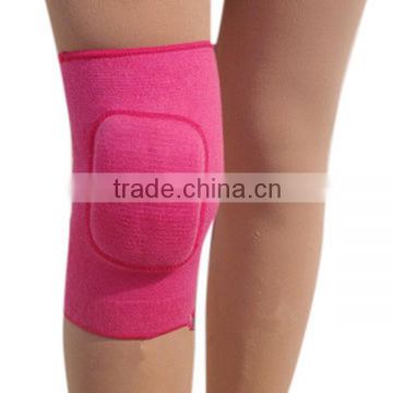 Protective knee sleeves with sponge