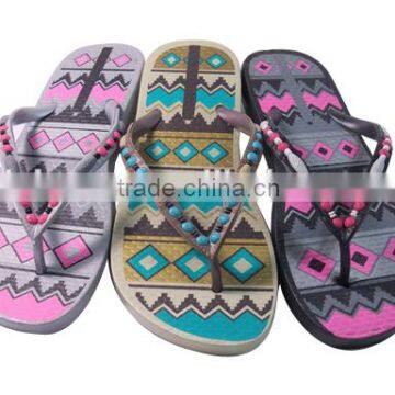 2015 low price new design injected pvc strap basic PE slippers for women