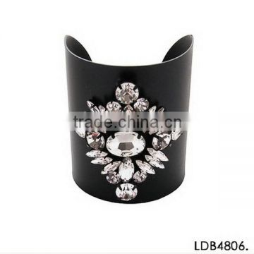 Gun meatal crystal flower cuff initial popular bangle set alibaba China