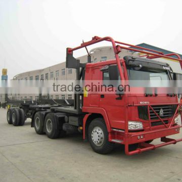 SINOTRUK wood transporter HOWO log carrier truck for sale
