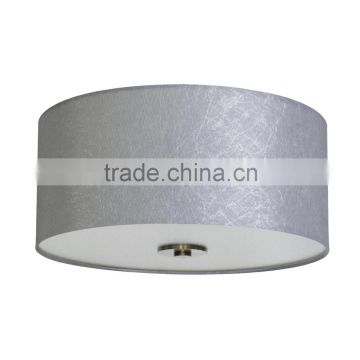 Round silk look 16" twisted silver fabric lamp shade(Store en tissu/Pantalla de tela) with an elegant traditional colour