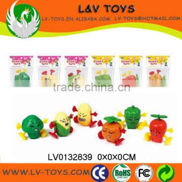 Promotion plastic mini wind up toy vegetable for kids