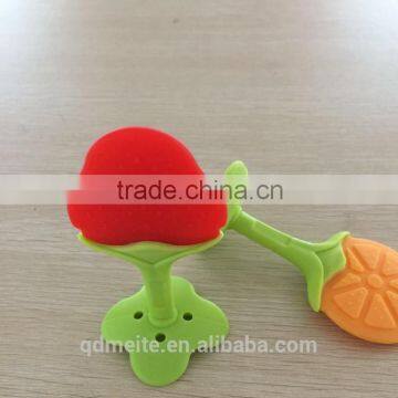2016 New Arrival cute design silicone baby fruit teether
