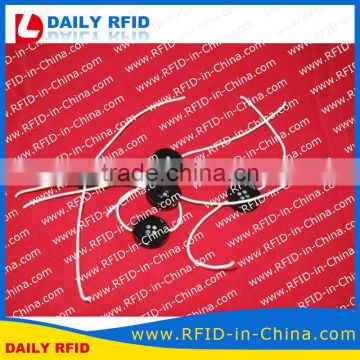 Easily Affixed RFID Radio Tagging UHF RFID Laundry Tag for Garment Tracking System