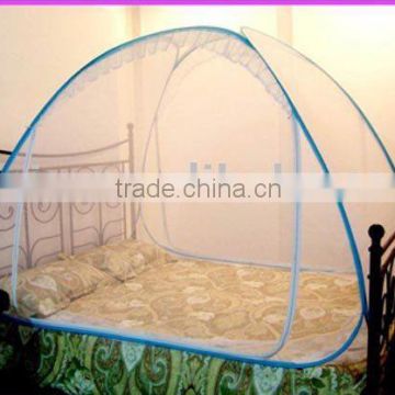 Self-Propping Mosquito Net