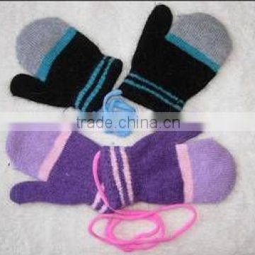 Children knitted gloves