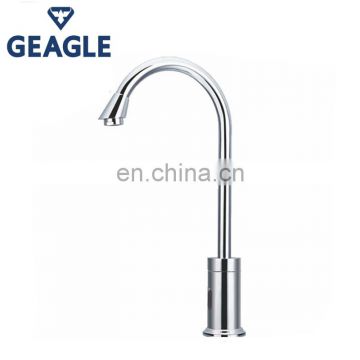 2018 China Alibaba Hot Selling Concinnity Kitchen Cool-Heat Faucet