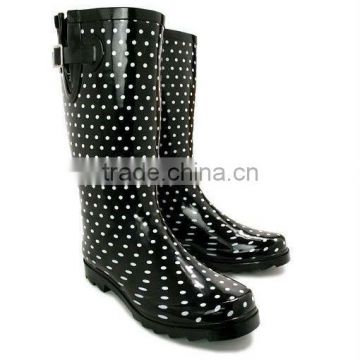 White dots lady long boots