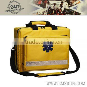 Travel first aid bag easy to take away