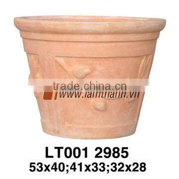 Vietnam Modern Curved Pattern White Wash Terracotta Planter