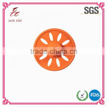 2016 alibaba china Eco-friendly round rubber cat toys/cat playing toys