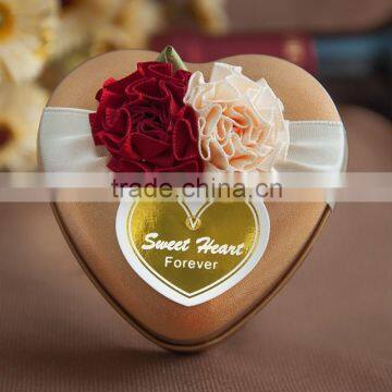 Quality tinplate candy box with red heart-shaped box