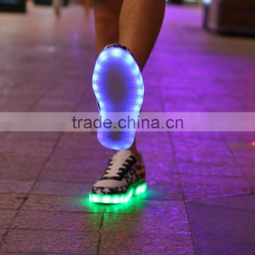 2015 Popular China Wholesale kids led flash shoes