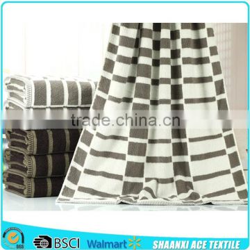 100% cotton high quality square lattice jacquard hotel towel lattice design hotel towel