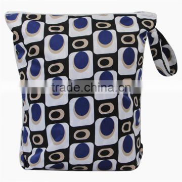 Free Sample Two pockets Printed Patterns Cloth Diaper Wetbag for baby Snap Handle Mummy Bag