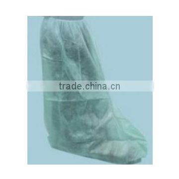 Disposable nonwoven water resistant boot cover