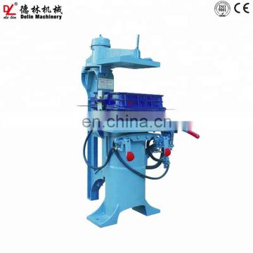 Foundry sand casting molding machine with green sand