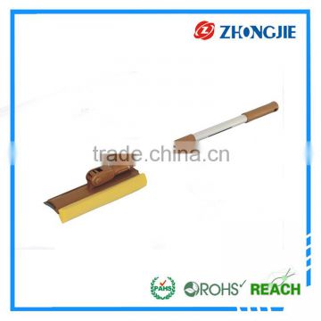 Alibaba China Supplier cleaning window wiper with sprayer
