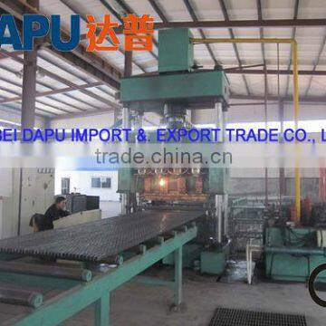 Wire mesh grating welding machine