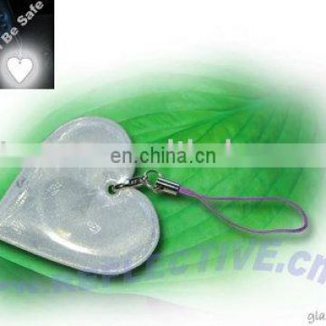 Reflective Hanger Glass Heart shaped with short ball chain
