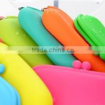 China mainland waterproof school kids silicone pencil bag/%silicone pencil cases