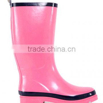 women pink rubber rain boots