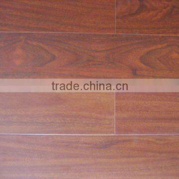 floor /laminate flooring