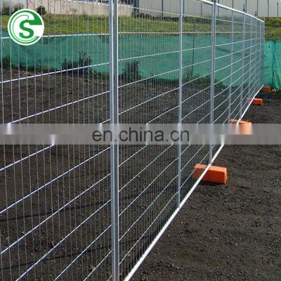 Mobile barrier galvanized temporary fence with quick install base