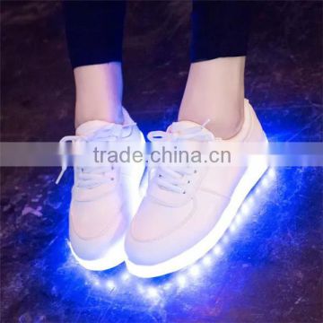 2015 low price promotion fashion led light running shoes