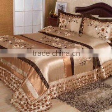 luxurious bed linen set