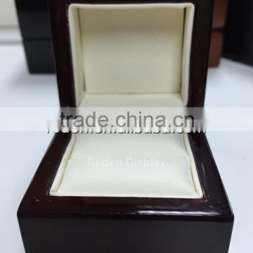 White And Dark Brown Leather Wooden Ring Display Case