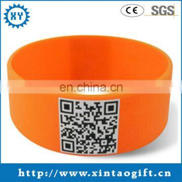 2014 trendy wide bar code silicone wristbands made in chian