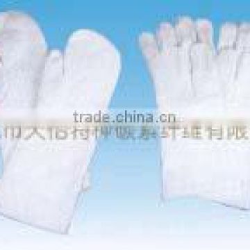 Glass fiber gloves