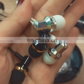 New Arrivals 2019 Amazon Free Sample Hand Free Small Wired Control Earphone
