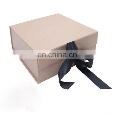 High-end Factory Wholesale Strawberry Scarf Collapsible Magnetic Custom Logo Packaging White Gift Box For Toys