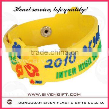 fashion 3d rubber pvc hand chain/silicone wristband