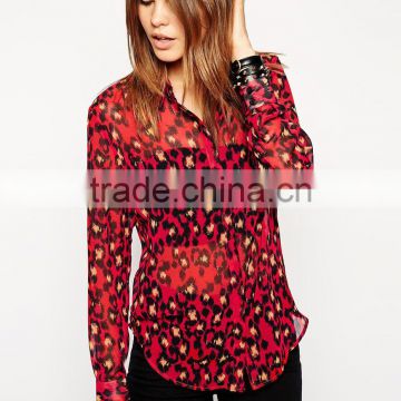 Blouse in Red Animal Print