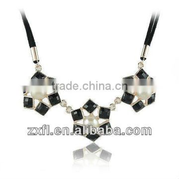 Hot Sale Fashion Triangle Rhinestone Chain Necklace rhinestone chain Wholesale